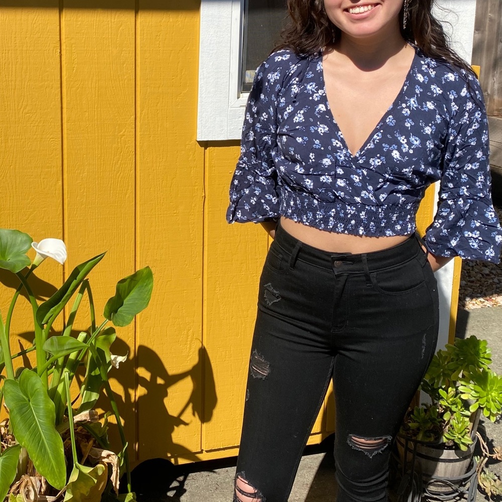 Tillys Floral Cropped Top